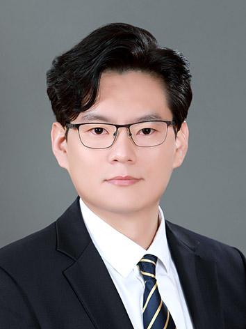 신관철 사진